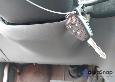 2007 Chrysler Town & Country Touring из США, поврежденный, VIN 2A4GP54L77R183757